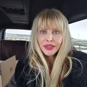 Meet your Posher, Anne